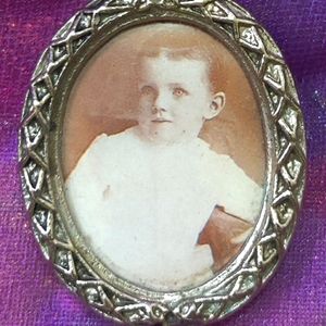 Gold Tone Photo Brooch